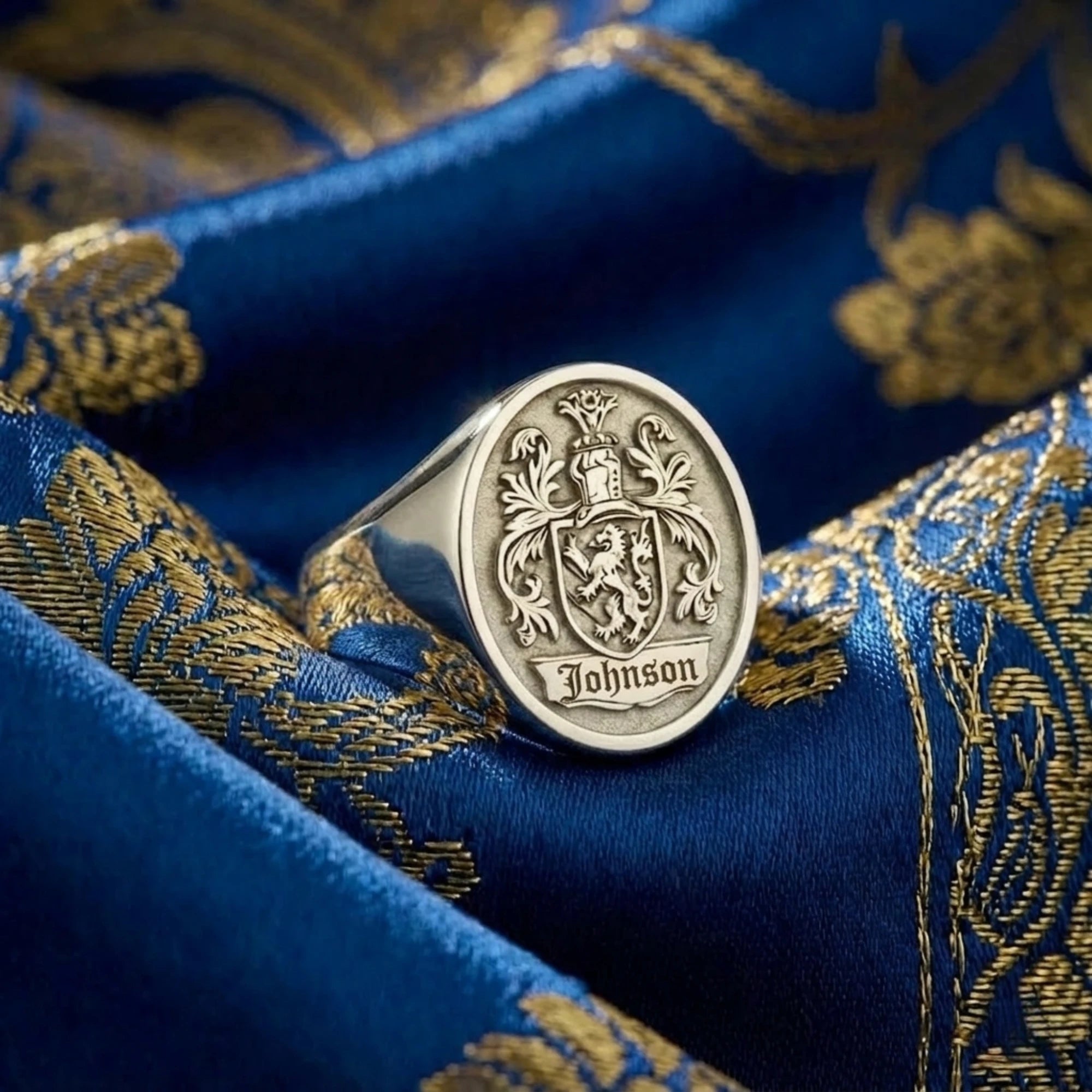 Women's Signet Ring Detail